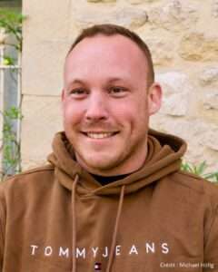 Portrait de Yoann Feldis, conseiller municipal de Saint-Hilaire-d’Ozilhan