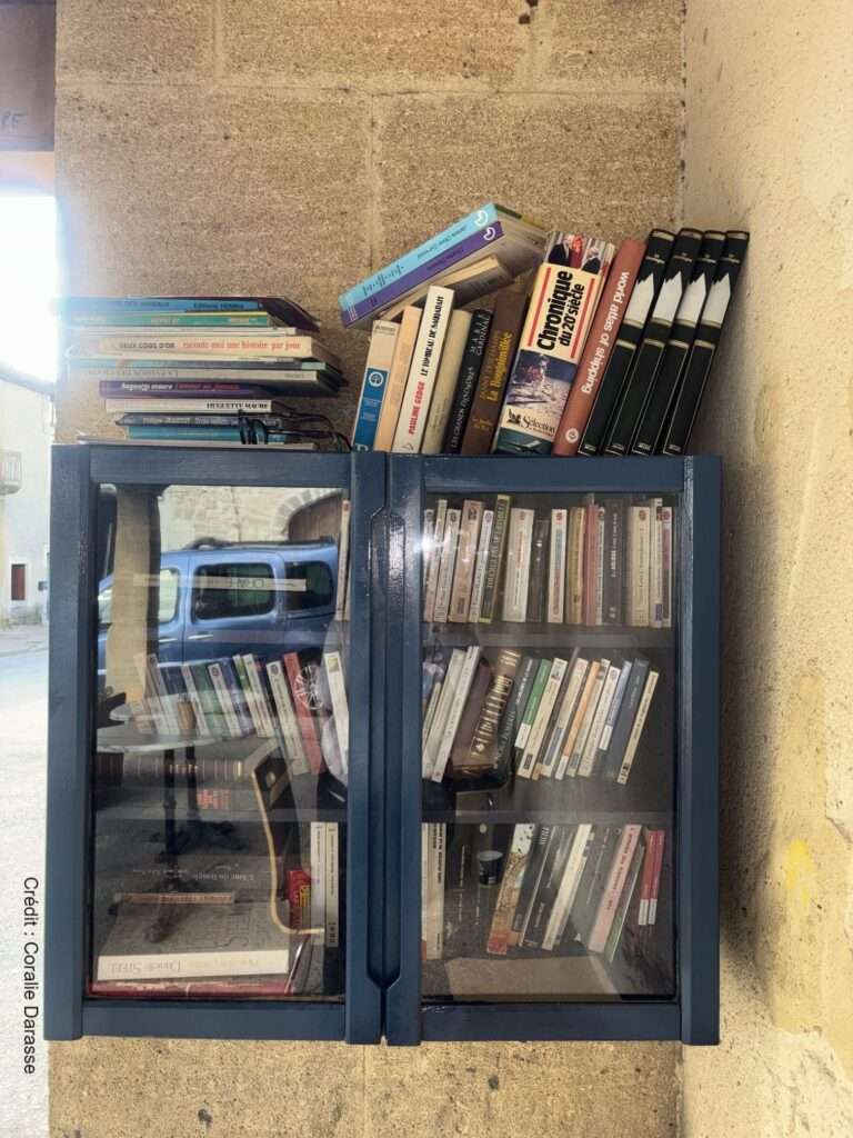 saint-hilaire-dozilhan_gard_boite_livres_face